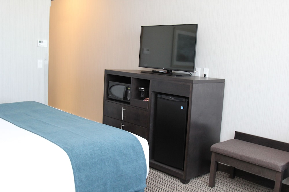 Best Western Plus Airdrie Gateway 16/50