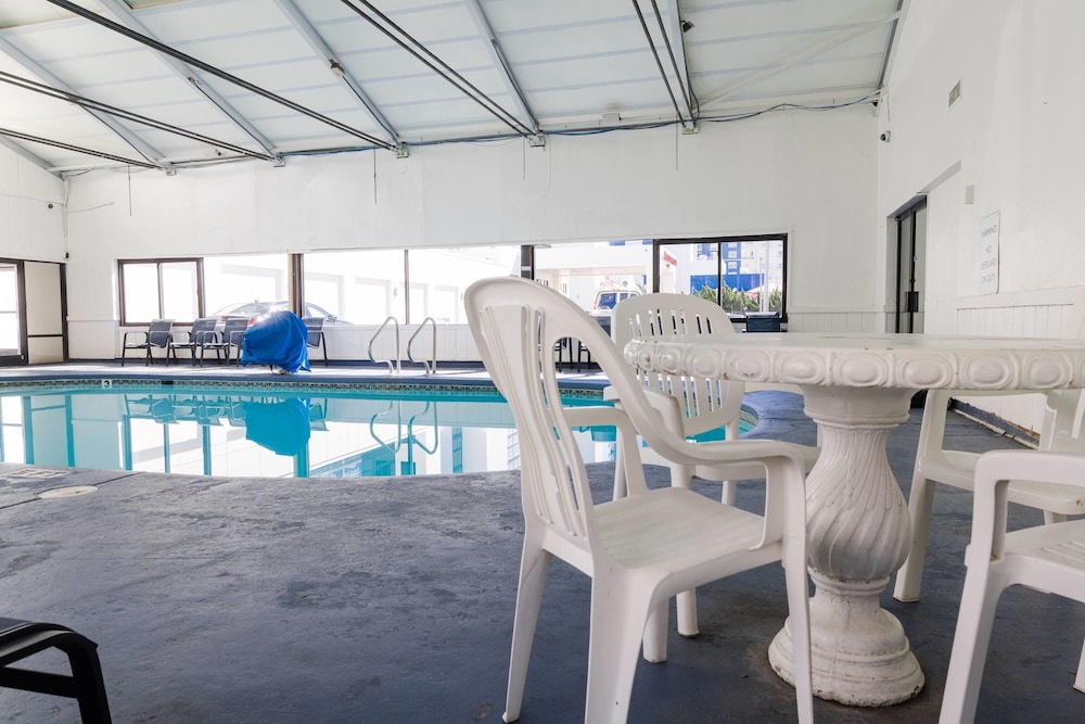 Ramada Plaza by Wyndham Virginia Beach Oceanfront 19/50