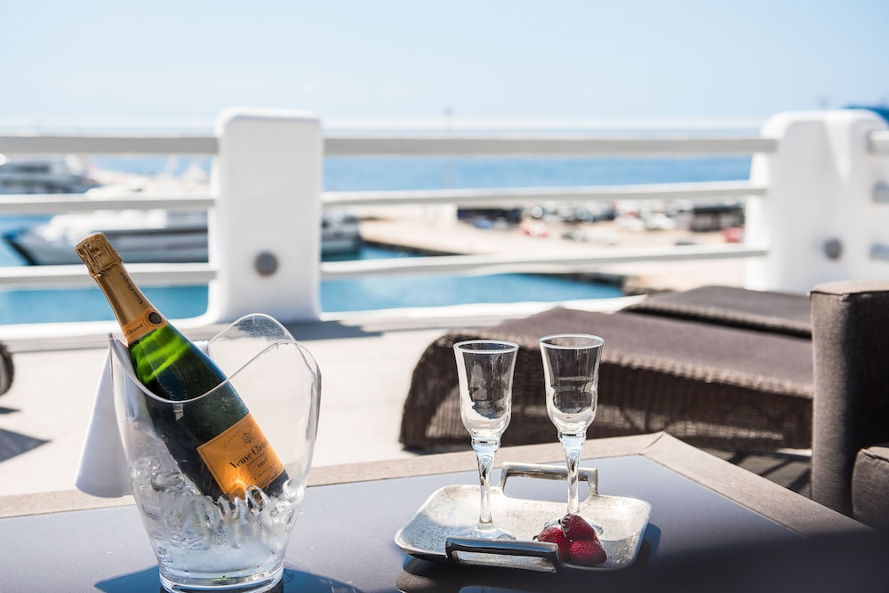 Riva Suites 22/50
