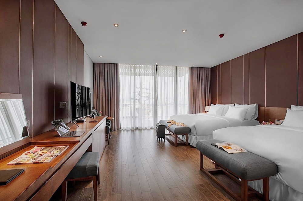 Avora Hotel 16/59