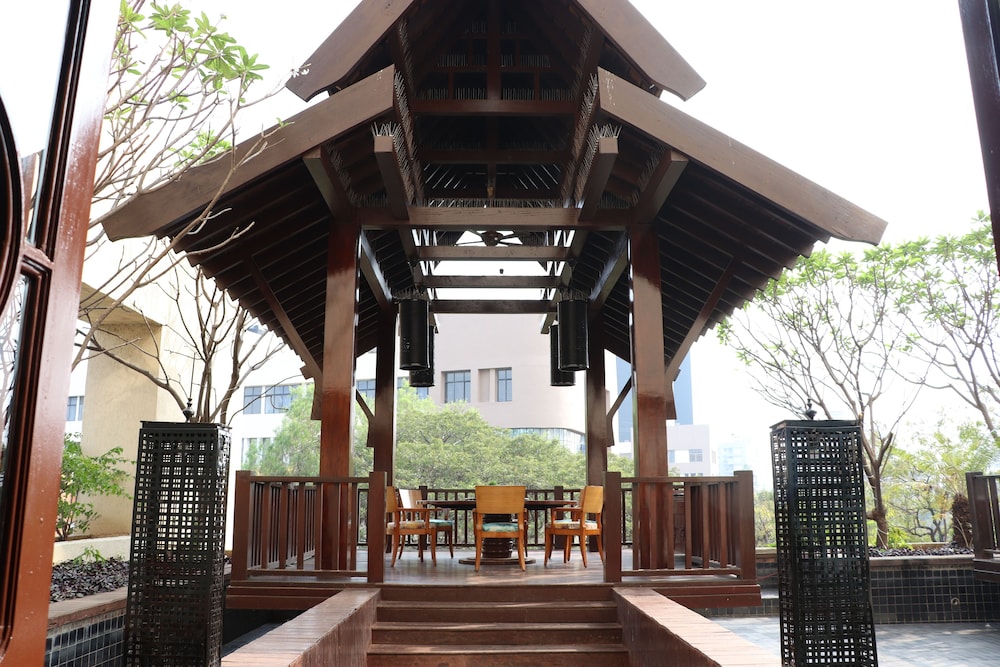 Hyatt Pune 8/70