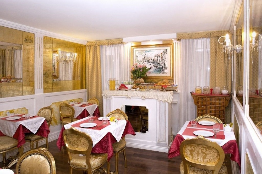HOTEL NOEMI 34/45