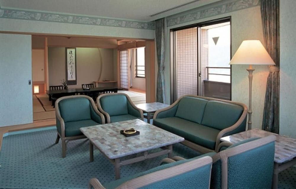 Hamanako Wanwan Paradise Hotel (Ex HAMANAKO GRAND HOTEL SAZANAMIKAN) 42/67