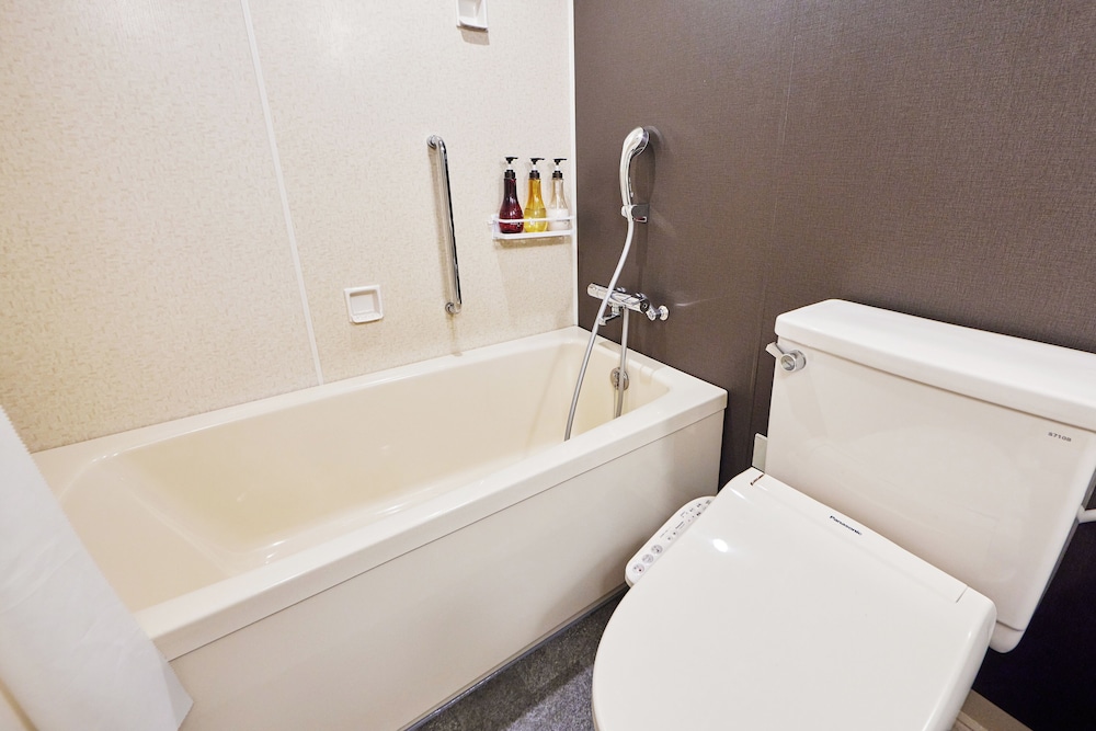 Southern City Hotel 43/49
