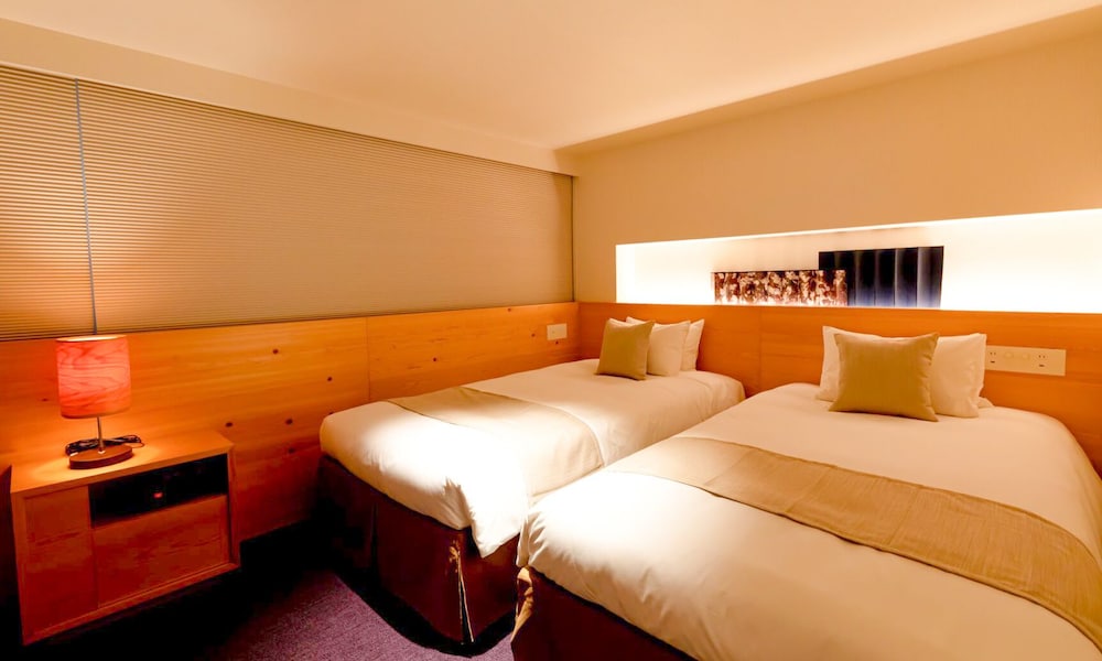 EXECUTIVE, TWIN BEDS