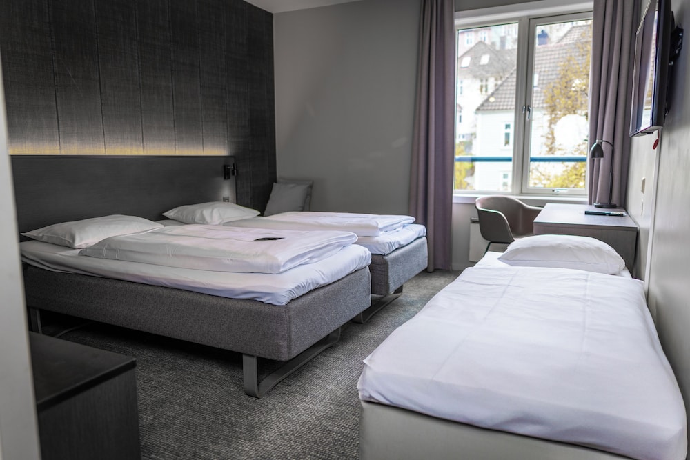 STANDARD, DOUBLE BED
