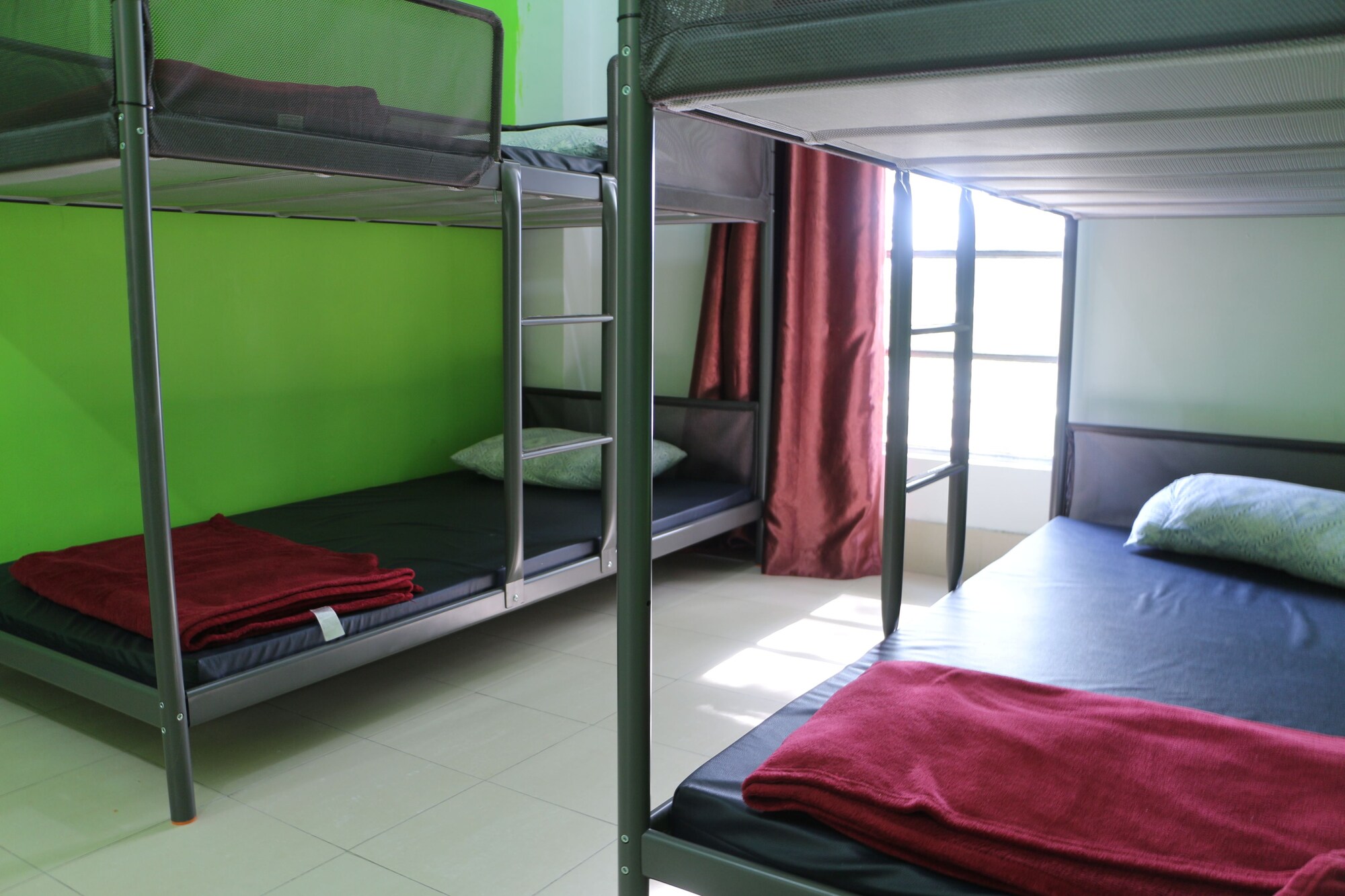 PRIVATE, MIXED DORM, 4 PEOPLE
