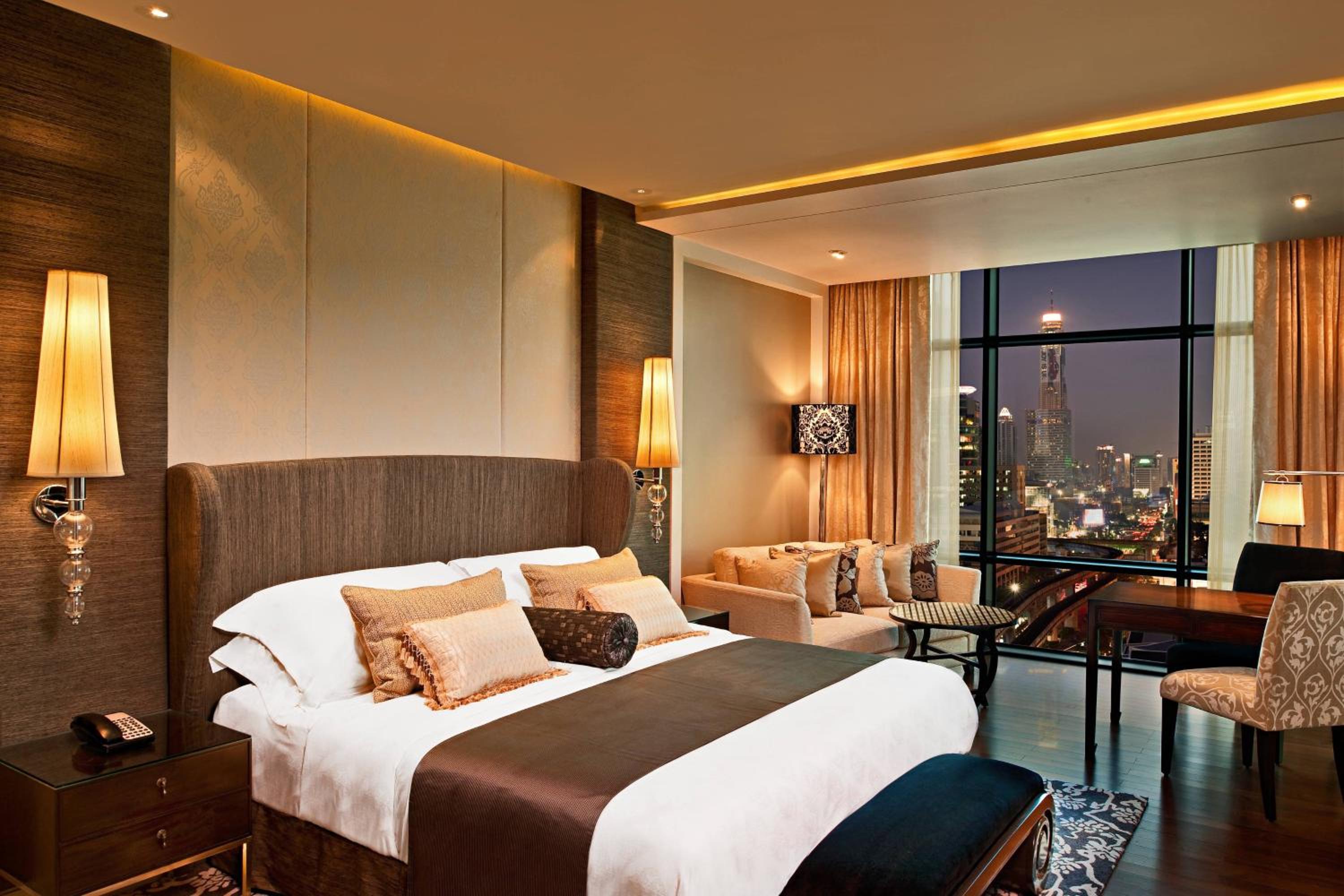 Grand, Deluxe, King Bed, Skyline View