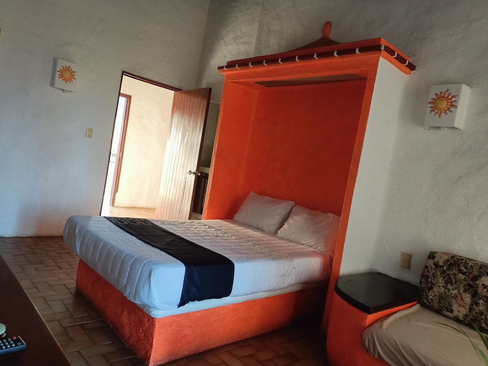 Hotel Plaza Tucanes 27/50