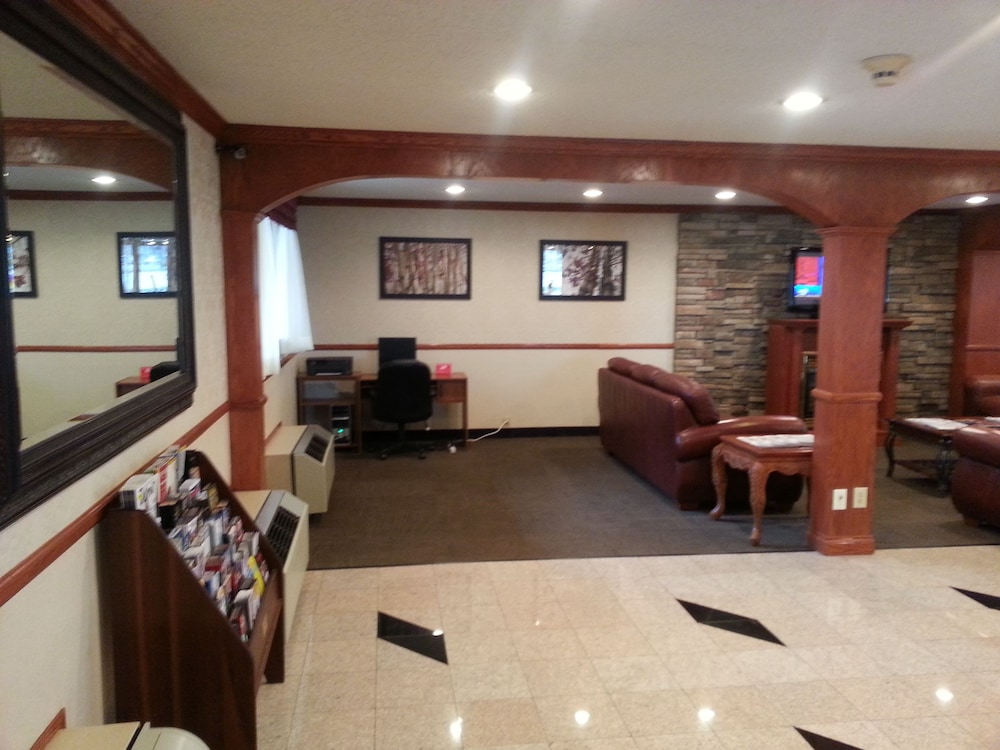 Days Inn & Suites by Wyndham Monroe 19/26