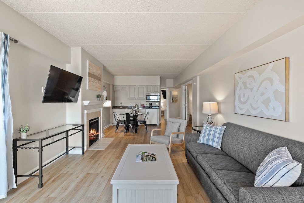 Bella Vista Suites 33/59