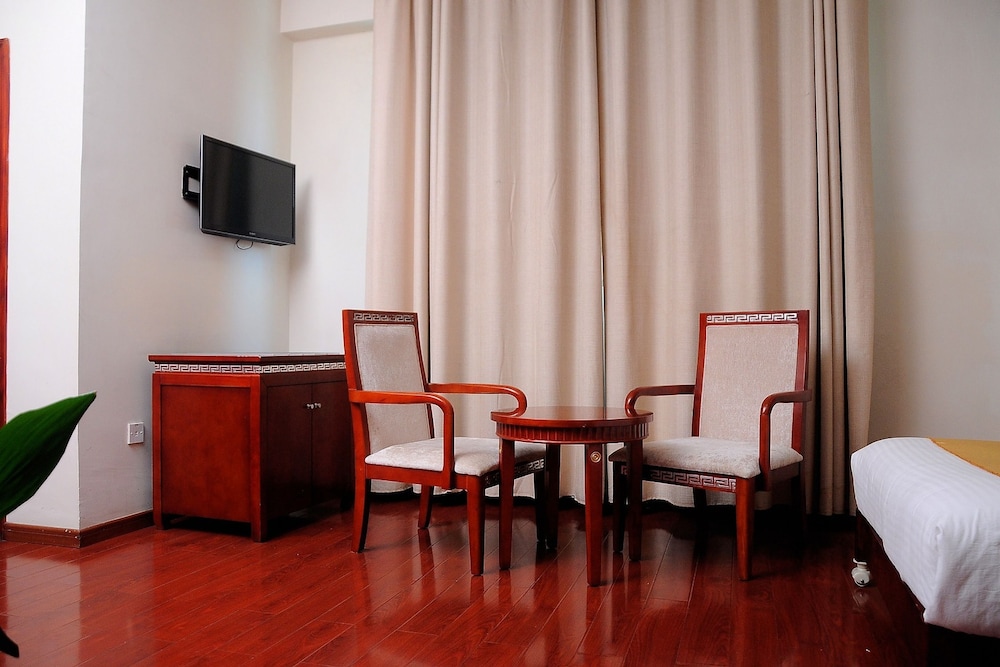 Zola International Hotel 30/50