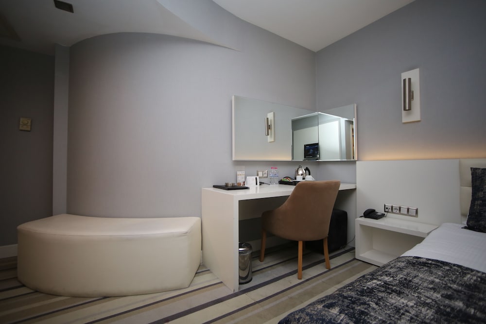 Grand Nora Hotel 38/49