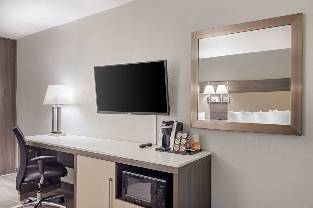 Quality Inn & Suites Cartersville South 20/29