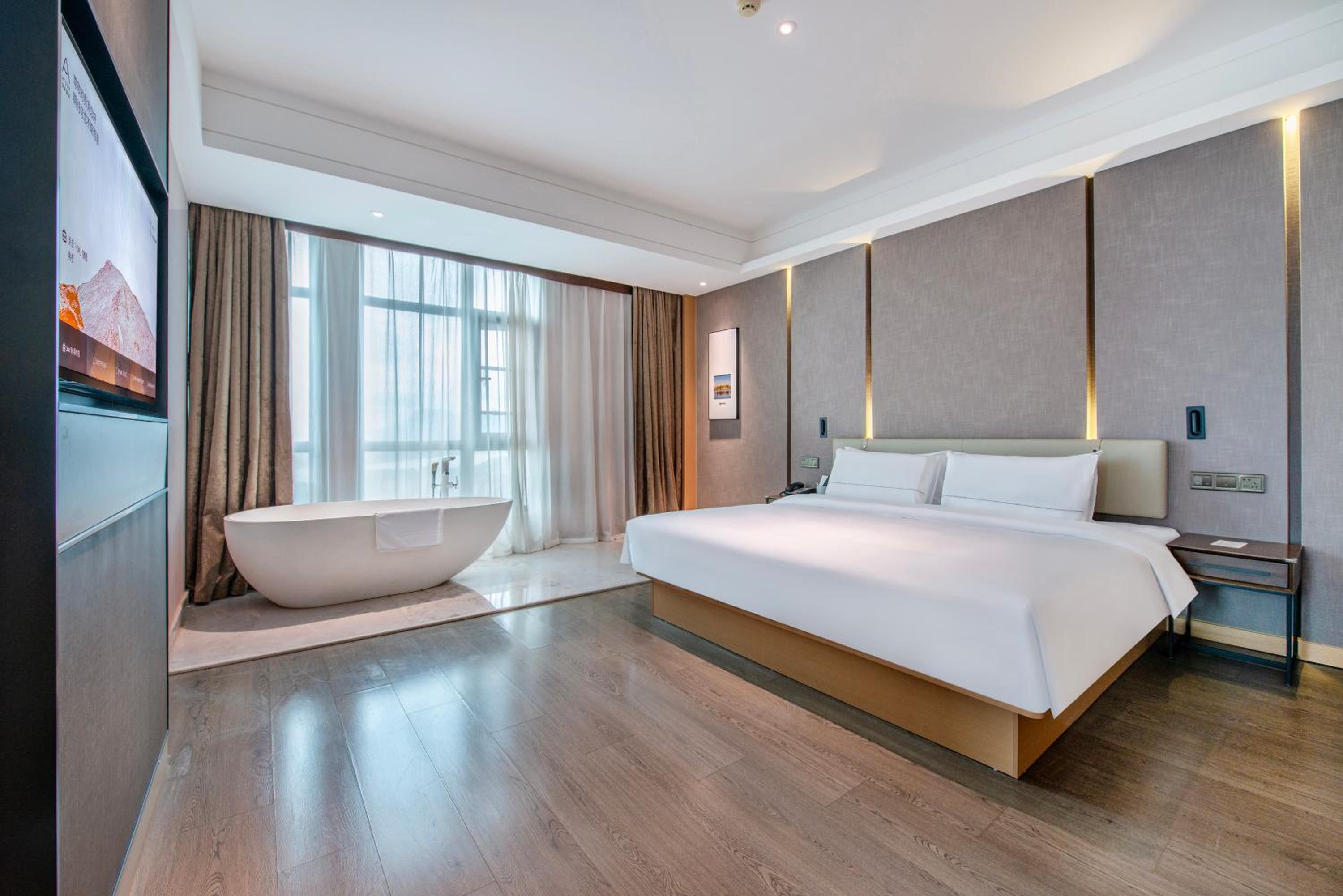 Executive, Suite
