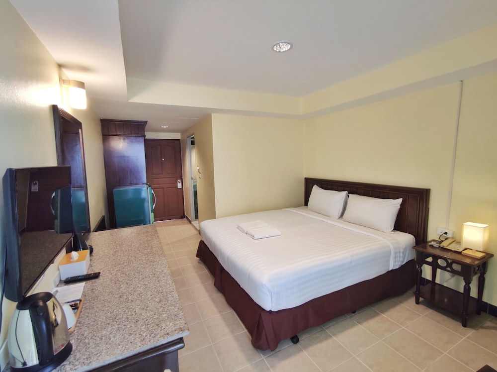 The Chanthong Residence and Hotel Pattaya 10/24