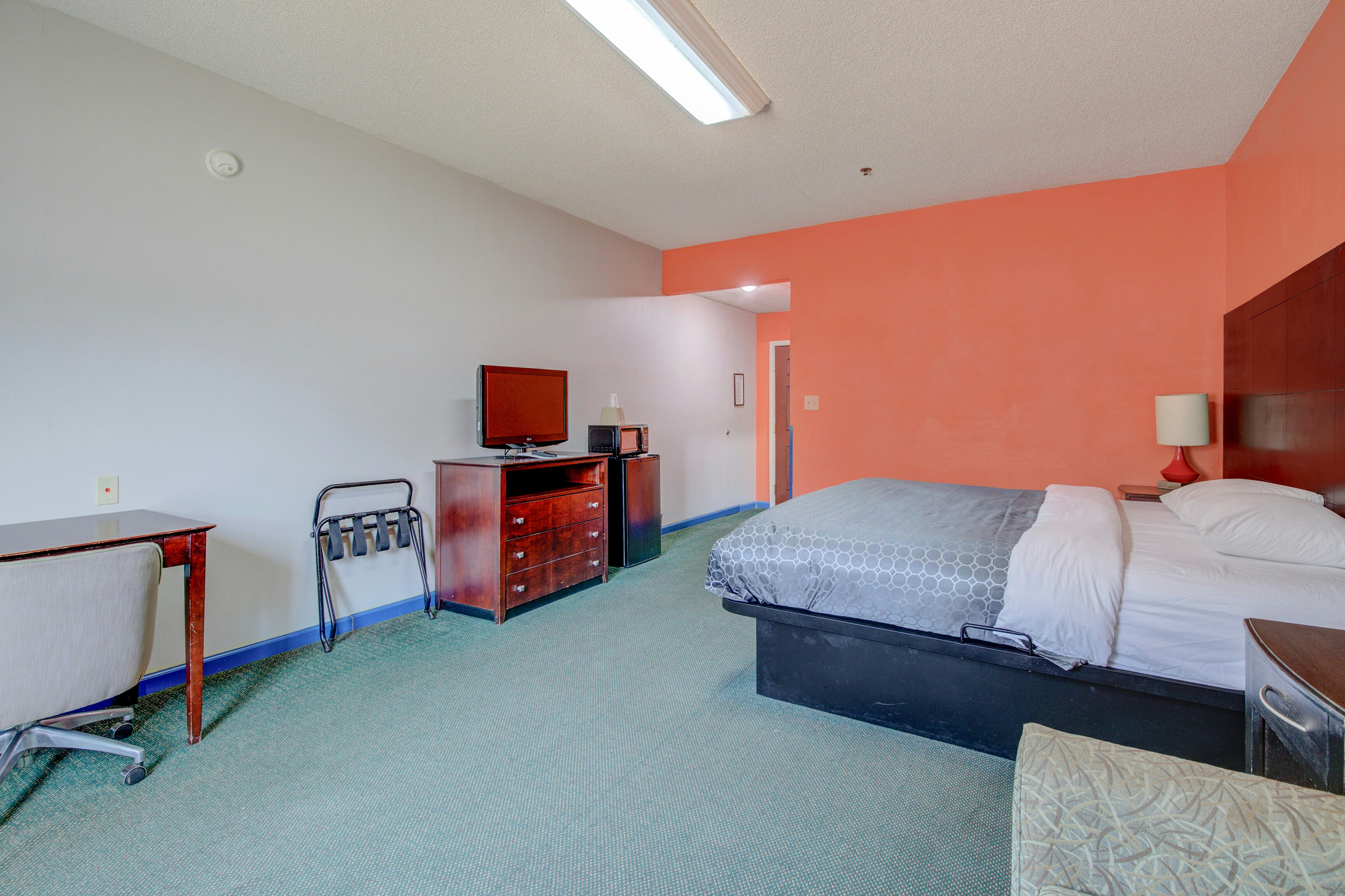 Plantation Inn & Suites Near Locust Grove I 75 19/34