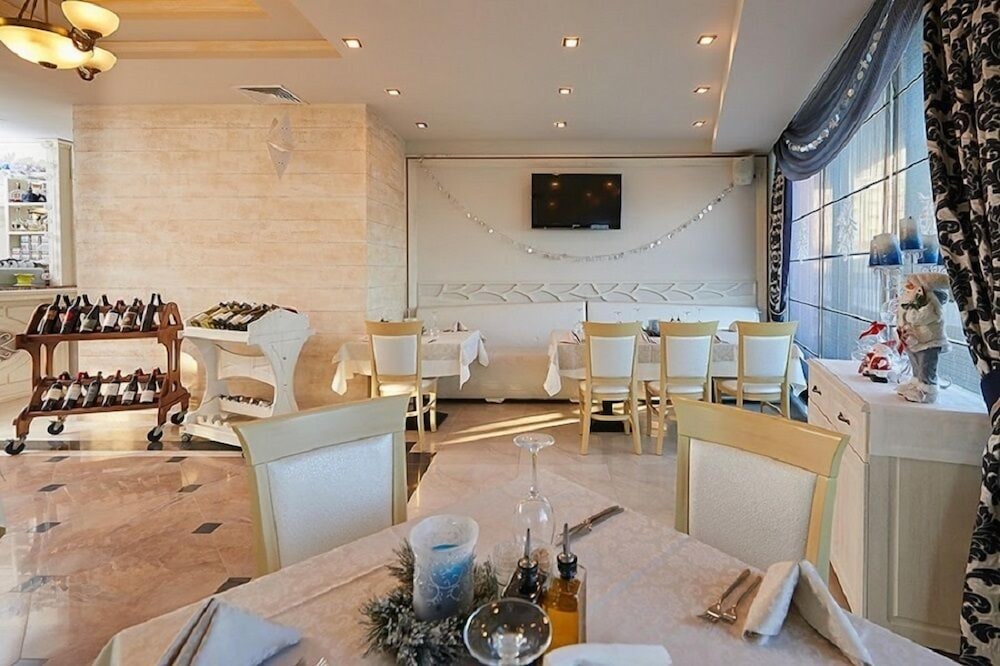 Penelope Palace Apart Hotel 78/87