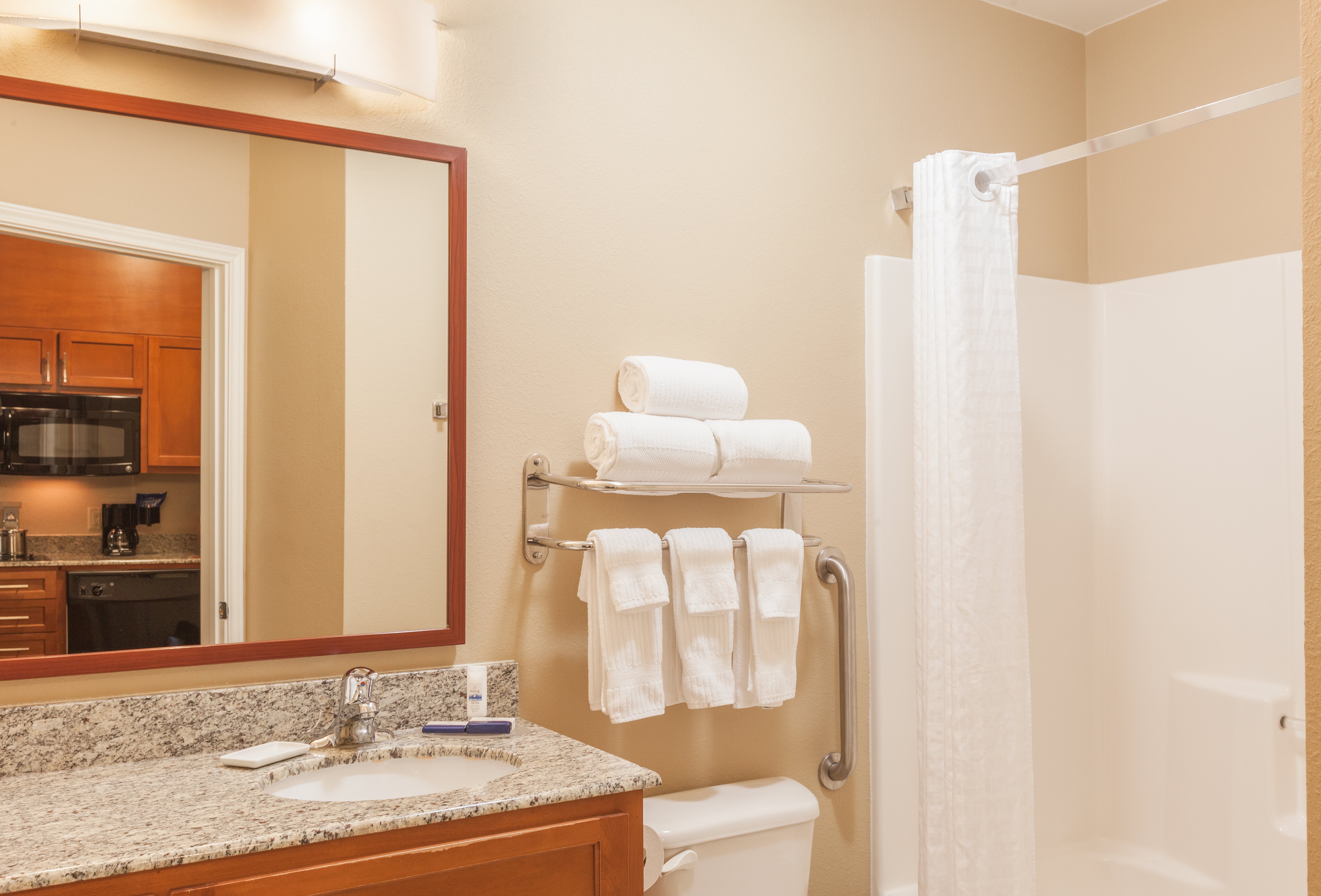 Candlewood Suites Houston I-10 East 27/27