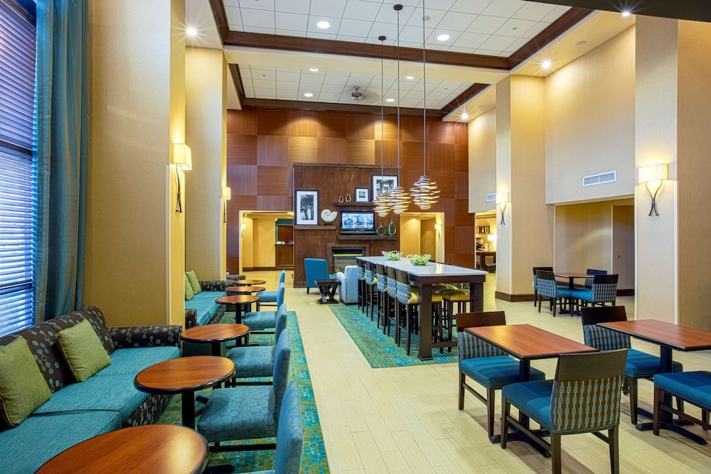 Hampton Inn and Suites Sacramento-Elk Grove Laguna I-5 38/50