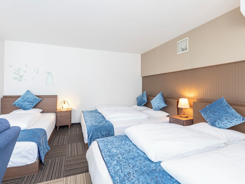 SUITE, RIVER VIEW, TOP FLOOR