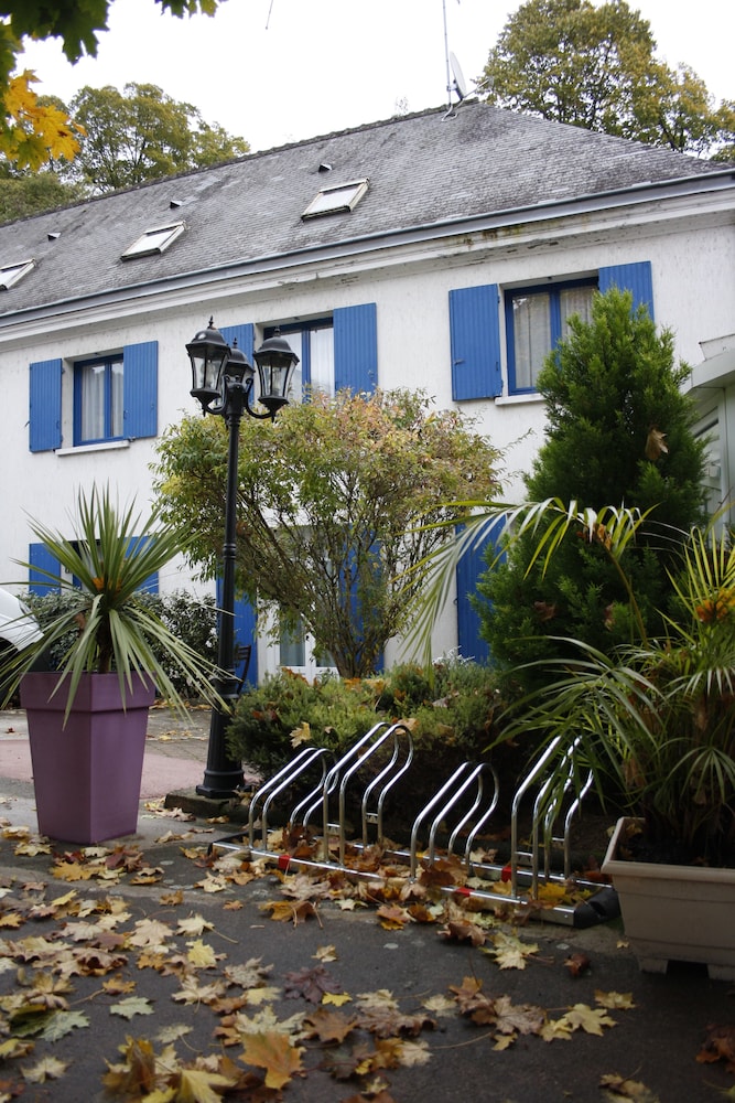 Le Castel Fleuri Hotel 56/61