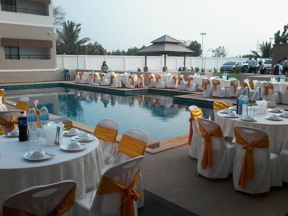 S-Tawan Hotel & Convention 24/29