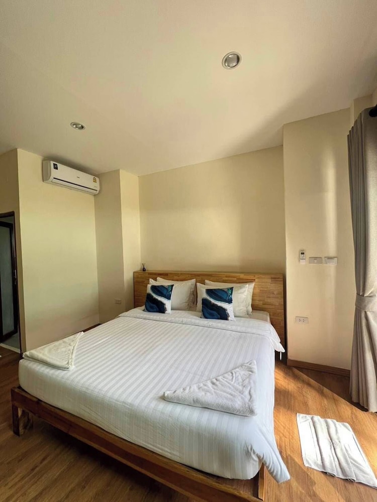Siam Beach Resort 22/71