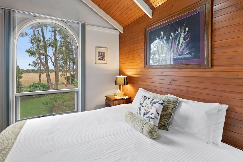 Clarendon Chalets 9/50