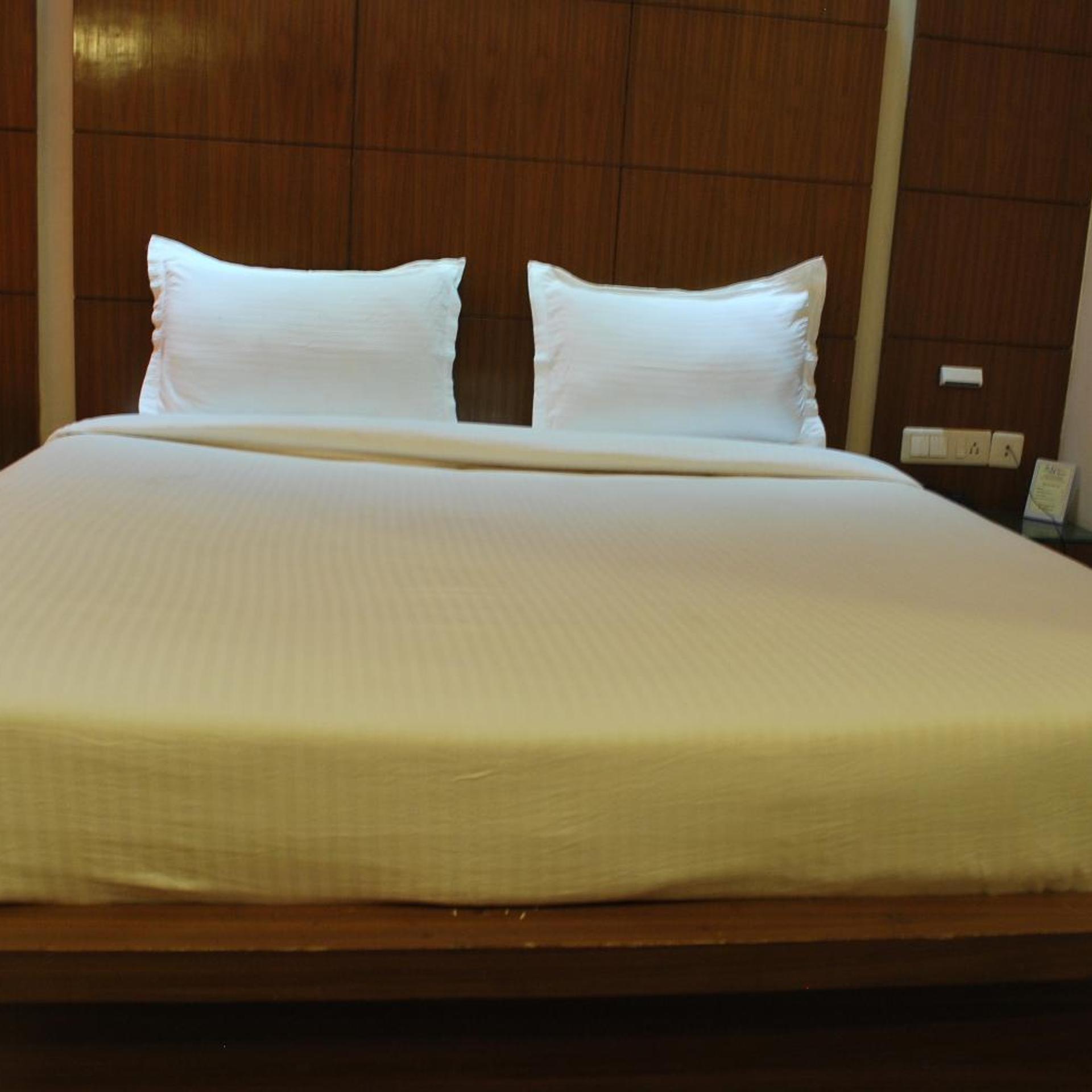 Hotel Basera Brij bhoomi 33/43