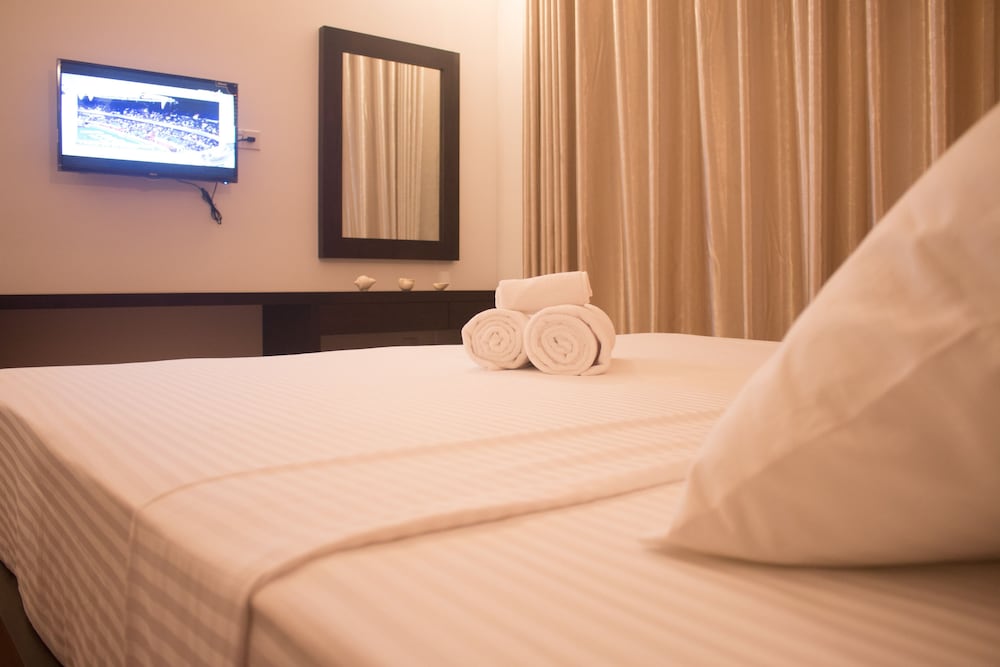 The Suite 262 23/50