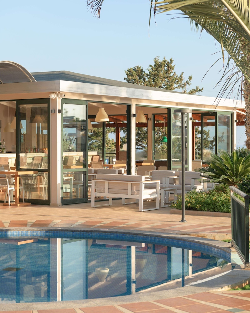 Asterias Village Resort in HERSONISSOS