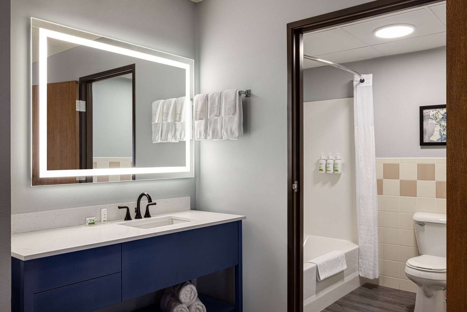 AmericInn by Wyndham Lincoln South 14/17