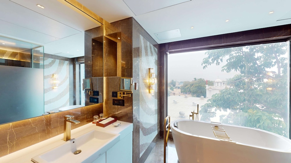 Radisson Blu Hotel & Suites GRT Chennai 49/50