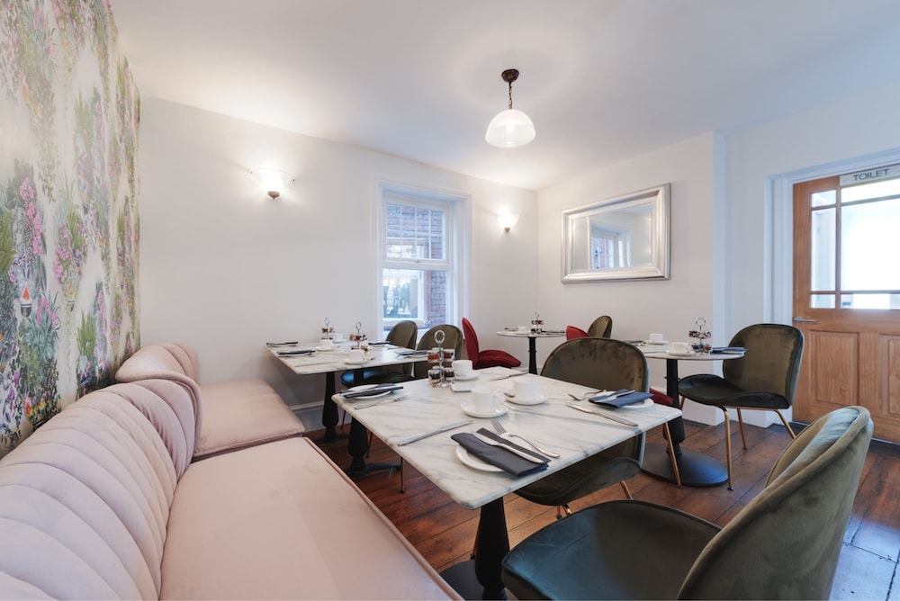 Somerset House Boutique Hotel 43/50