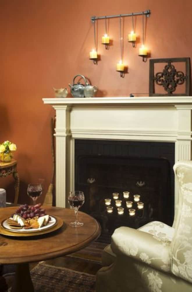 Hillbrook Inn 5/50