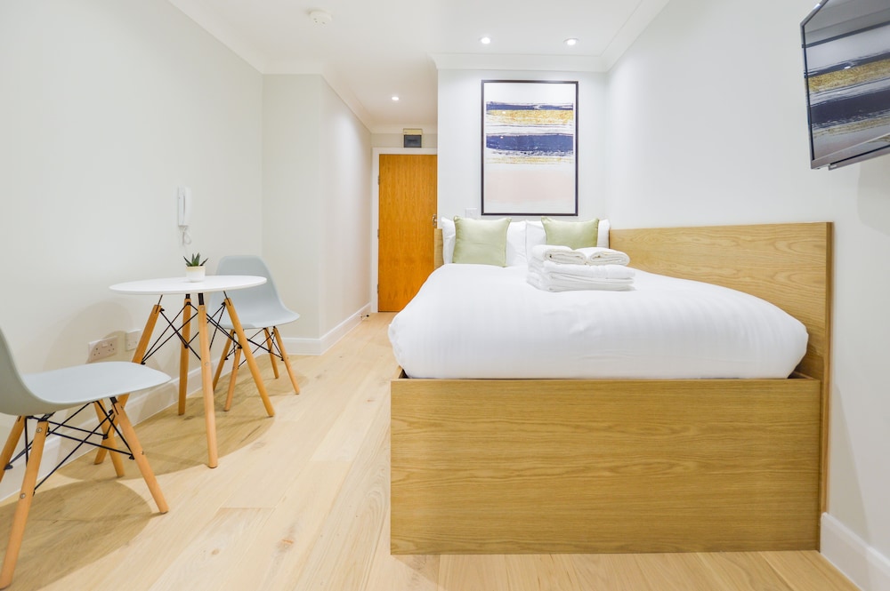 Queensborough Terrace Serviced Apartments 12/50