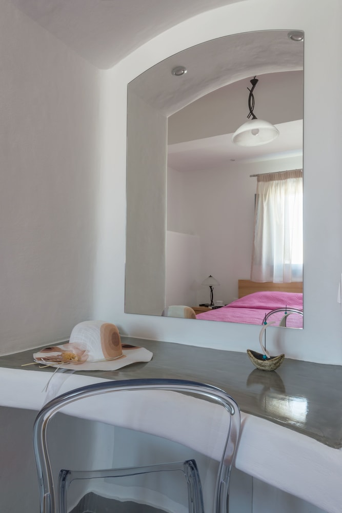 Aspronisi Luxury Villa 28/30