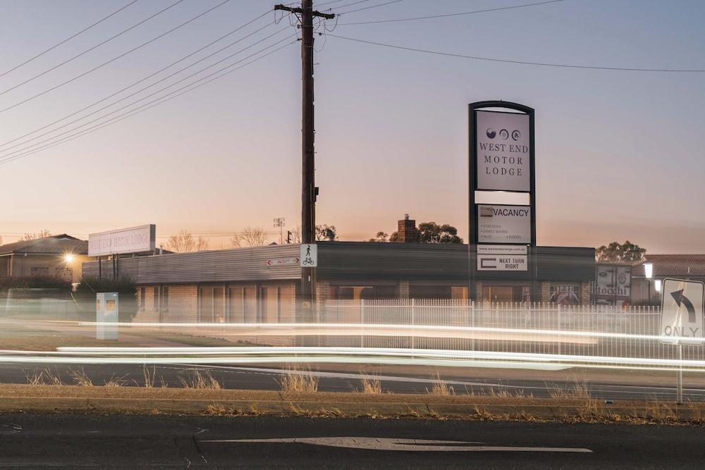 West End Motor Lodge 49/57