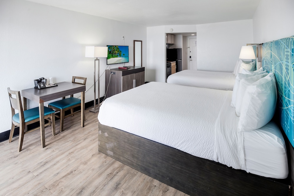 Tropical Seas Hotel 12/49