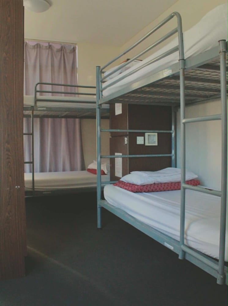 Mixed Dorm, 4 People