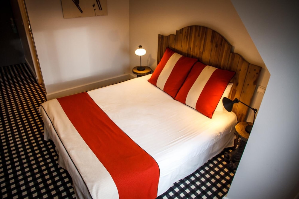 Hotel Mir 11/50