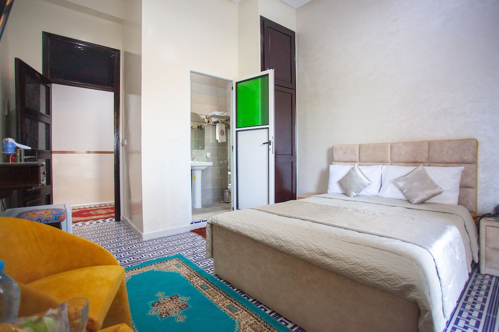 HOTEL MAMORA 17/72
