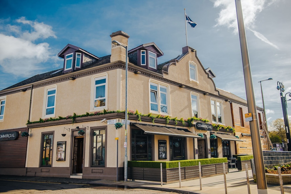 The Commercial Hotel 4/45