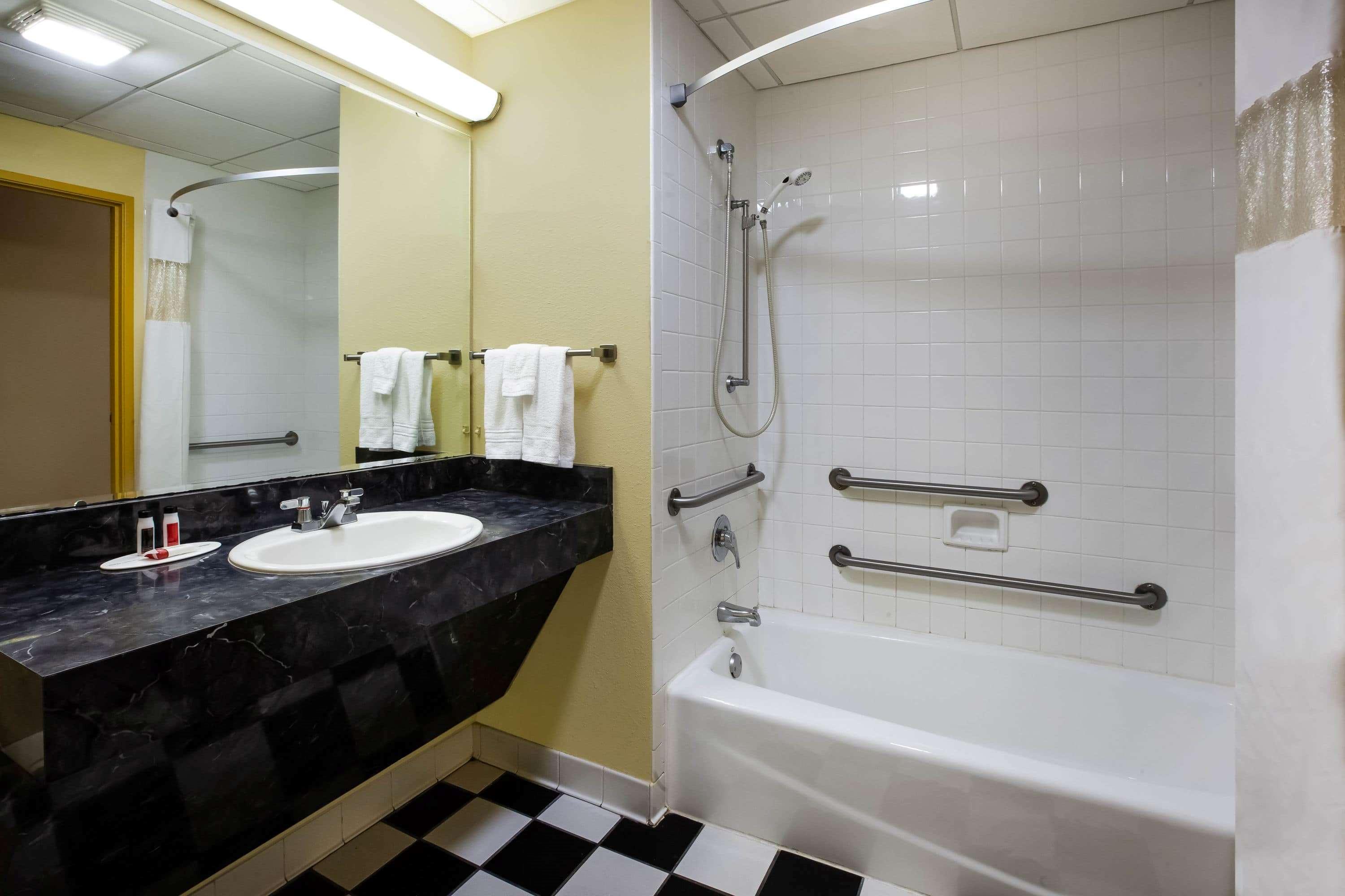 Days Inn by Wyndham Donegal 33/33