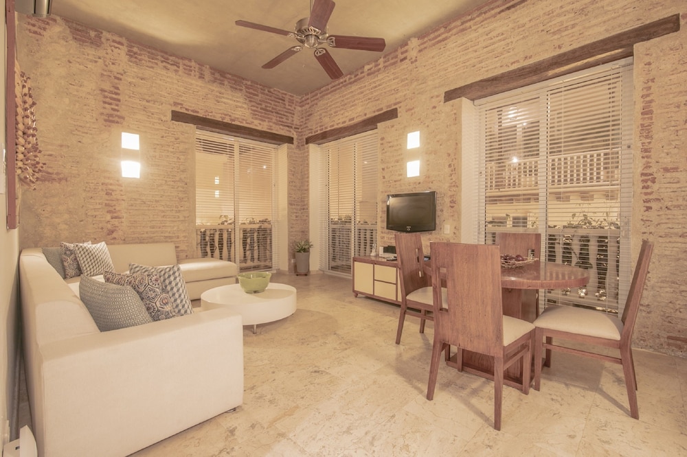CASA CLAVER LOFT BOUTIQUE HOTEL 52/68