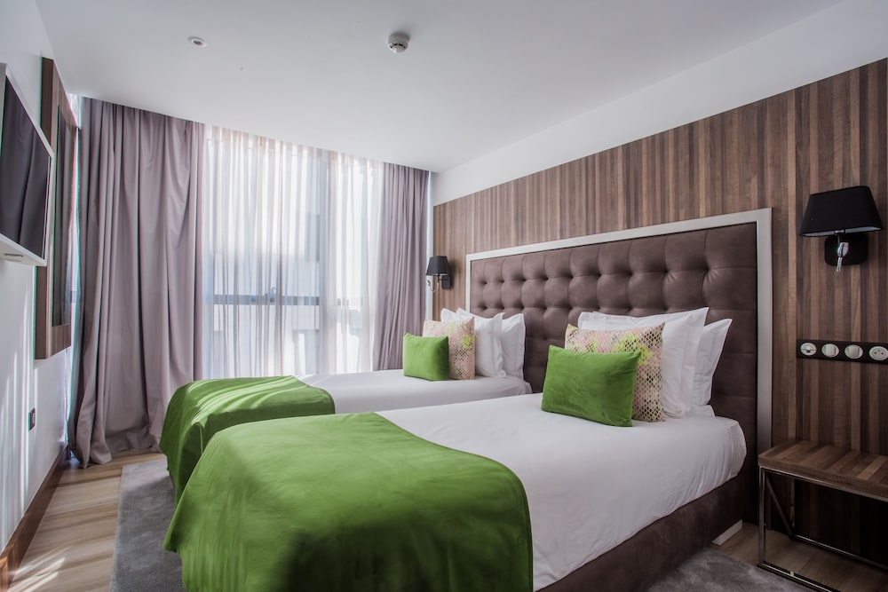 SBN Suite Hotel 12/31