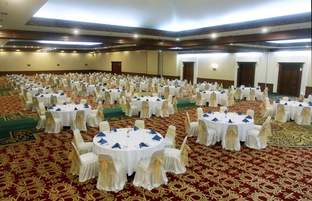 The Sunan Hotel Solo 40/50