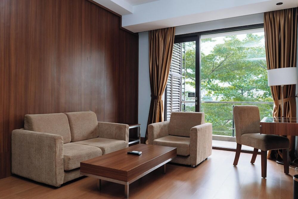 Anugrah Hotel 47/72