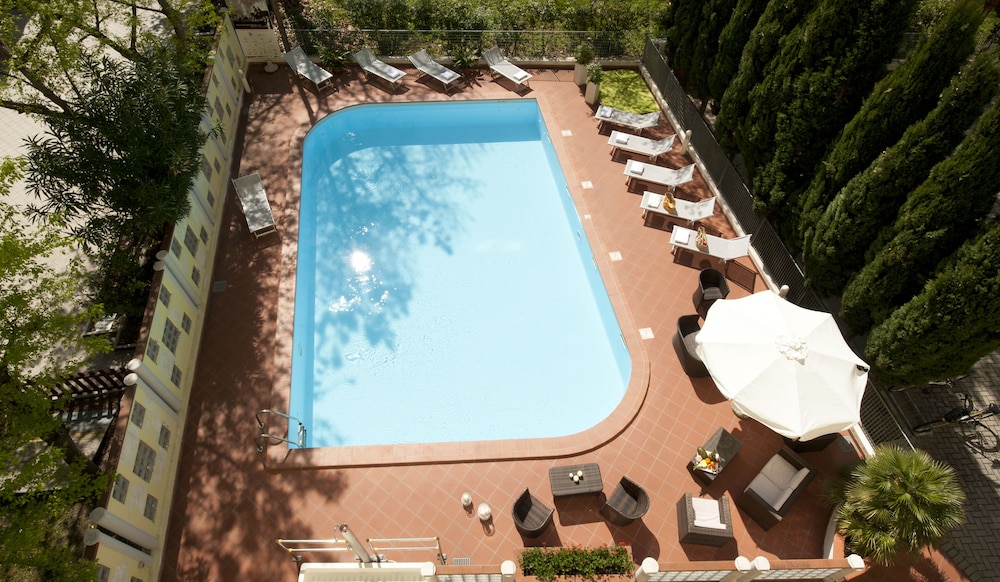 Astoria Suite Hotel 19/41